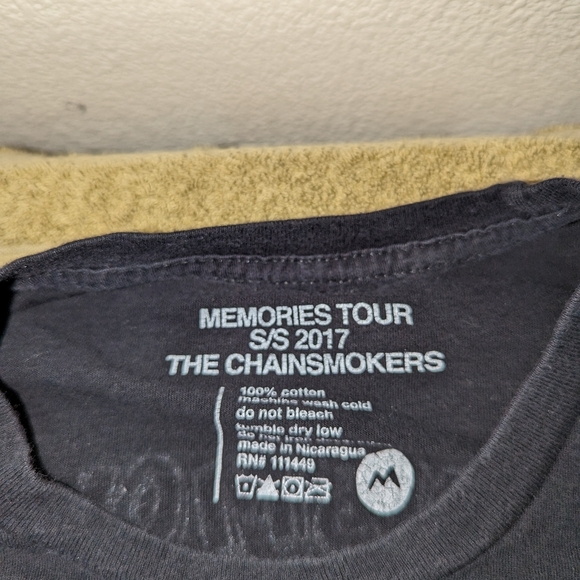 2017 THE CHAINSMOKERS "Memories Do Not Open" Concert Tour (MED) T-Shirt - Picture 2 of 6